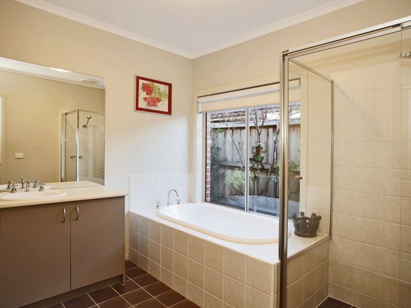 6 Lorne Court, Berwick VIC 3806