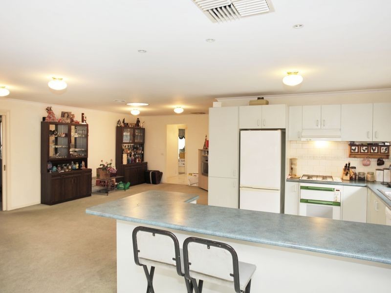 85 Avebury Drive, Berwick VIC 3806