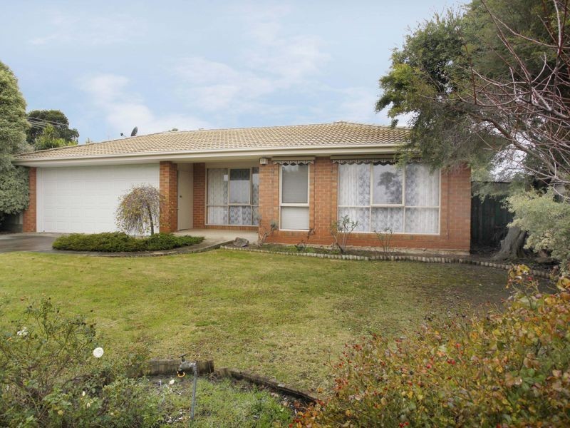 39 St Boswells Avenue, Berwick VIC 3806