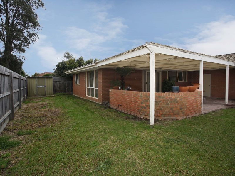 39 St Boswells Avenue, Berwick VIC 3806