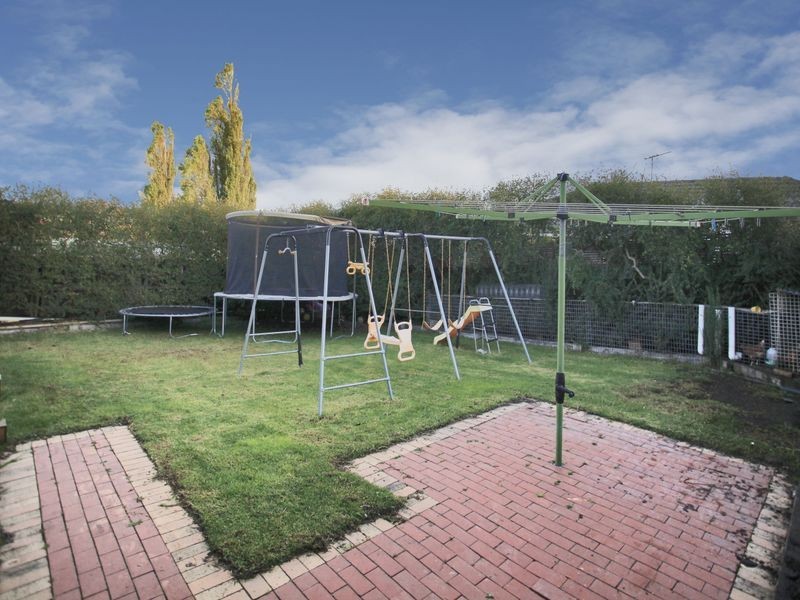65 Hinrichsen Drive, Hallam VIC 3803