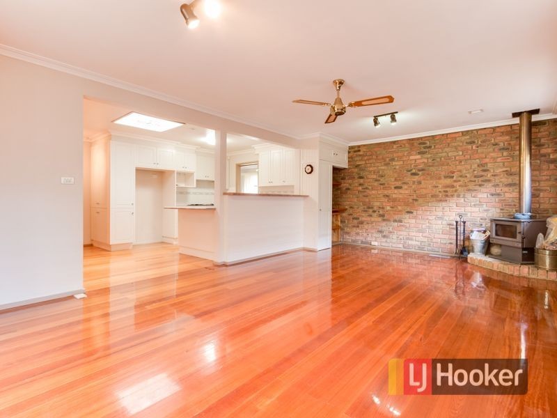 6 Millwood Avenue, Berwick VIC 3806