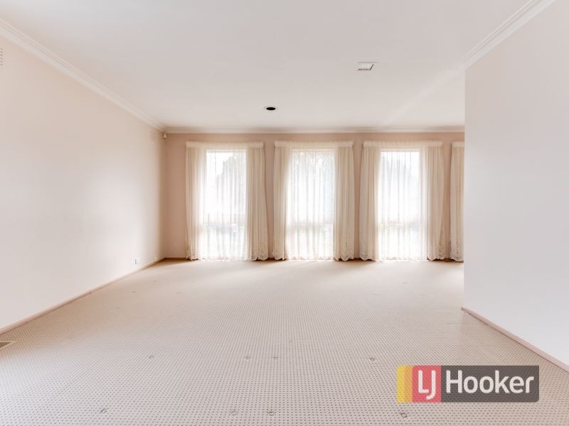 6 Millwood Avenue, Berwick VIC 3806