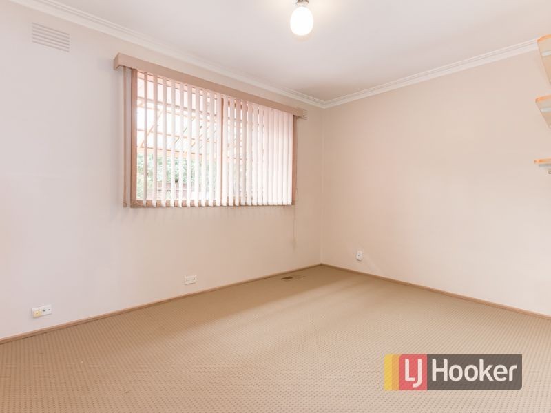 6 Millwood Avenue, Berwick VIC 3806