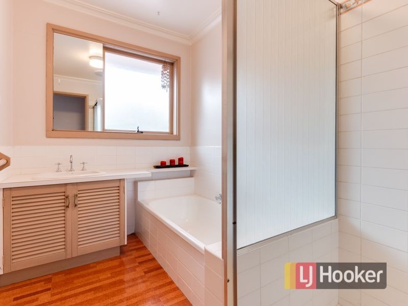 6 Millwood Avenue, Berwick VIC 3806