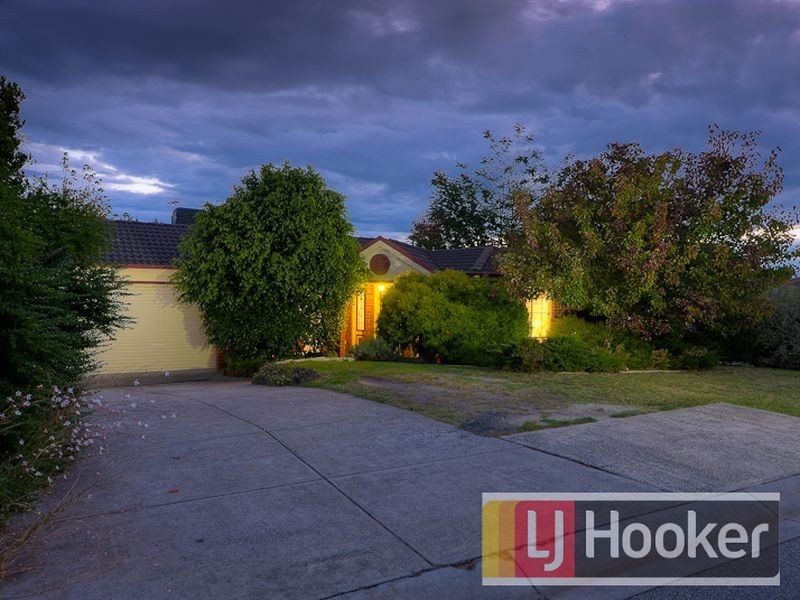 1 Harcourt Way, Berwick VIC 3806