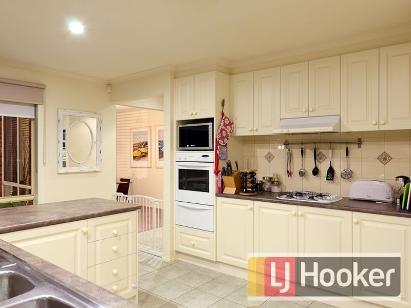 1 Harcourt Way, Berwick VIC 3806