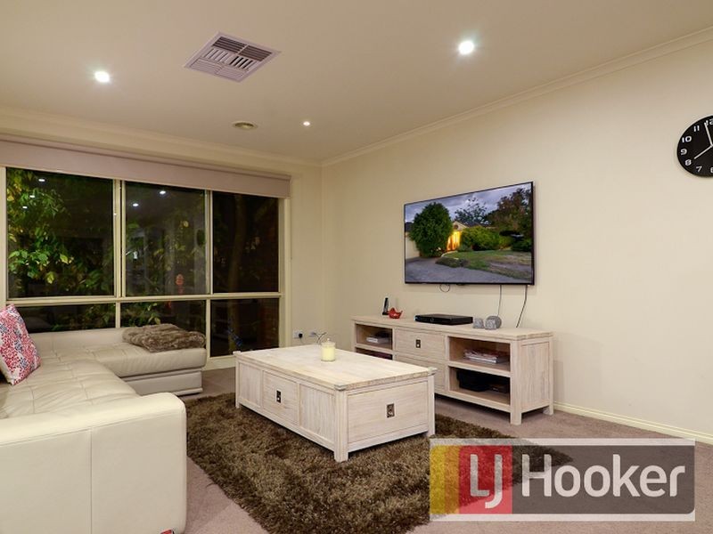 1 Harcourt Way, Berwick VIC 3806