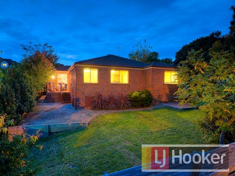 1 Harcourt Way, Berwick VIC 3806