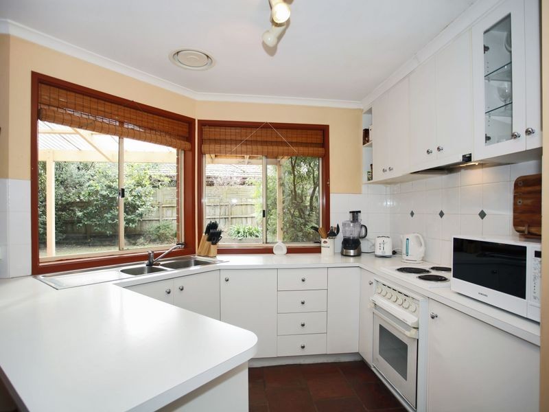 34B Mitre Crescent, Berwick VIC 3806