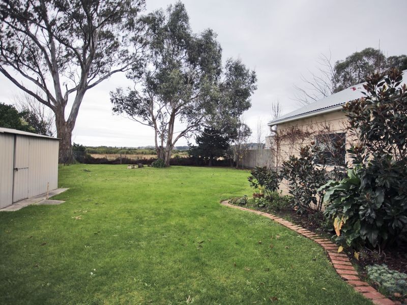 22 Station Street, Officer VIC 3809