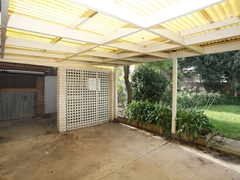 6 Strathavan Drive, Berwick VIC 3806