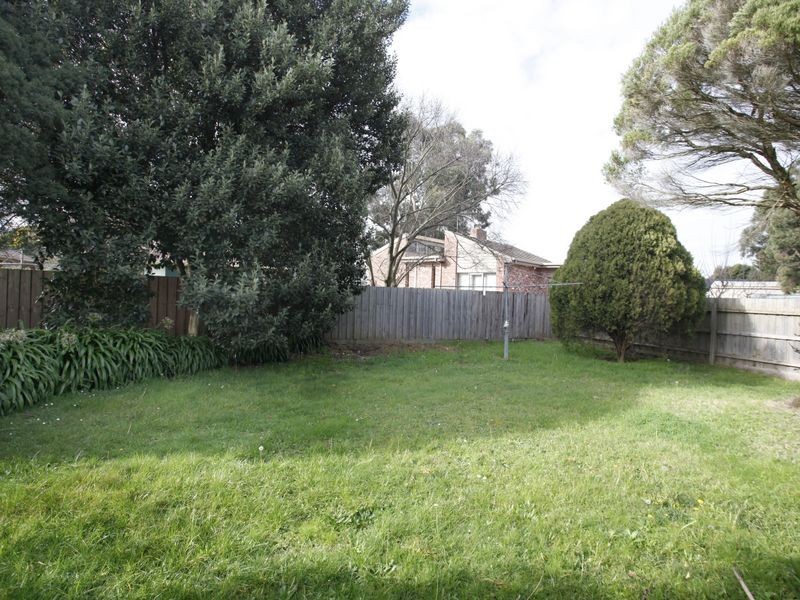 6 Strathavan Drive, Berwick VIC 3806