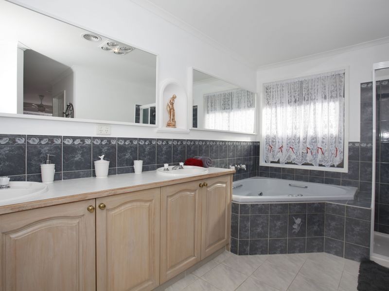 20 Gull Way, Narre Warren South VIC 3805