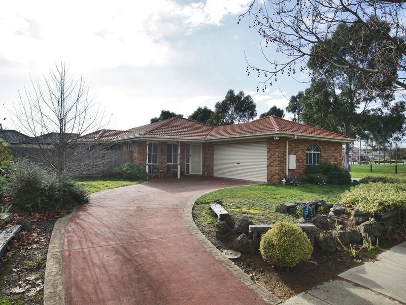 6 Parkwood Avenue, Narre Warren South VIC 3805