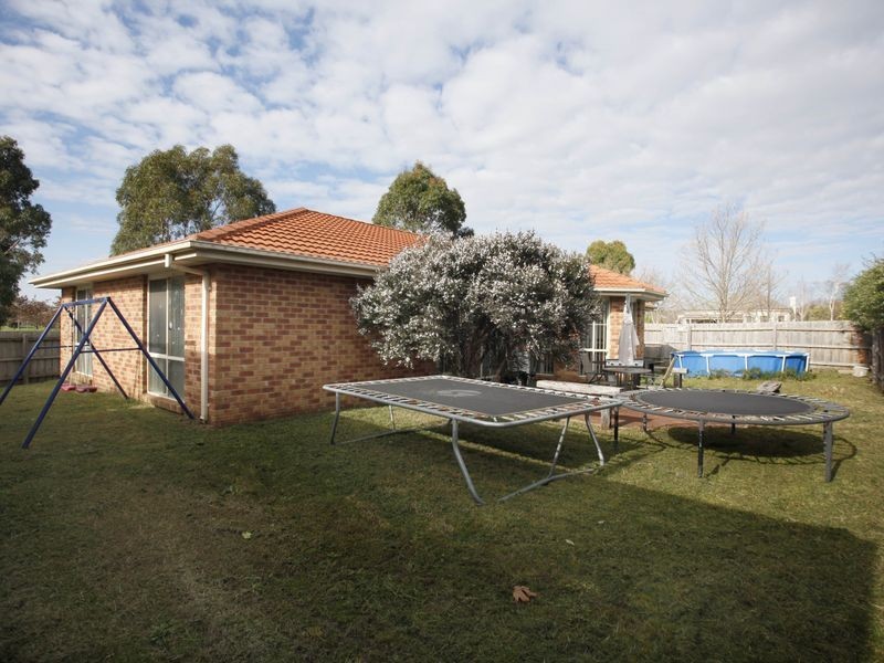 6 Parkwood Avenue, Narre Warren South VIC 3805