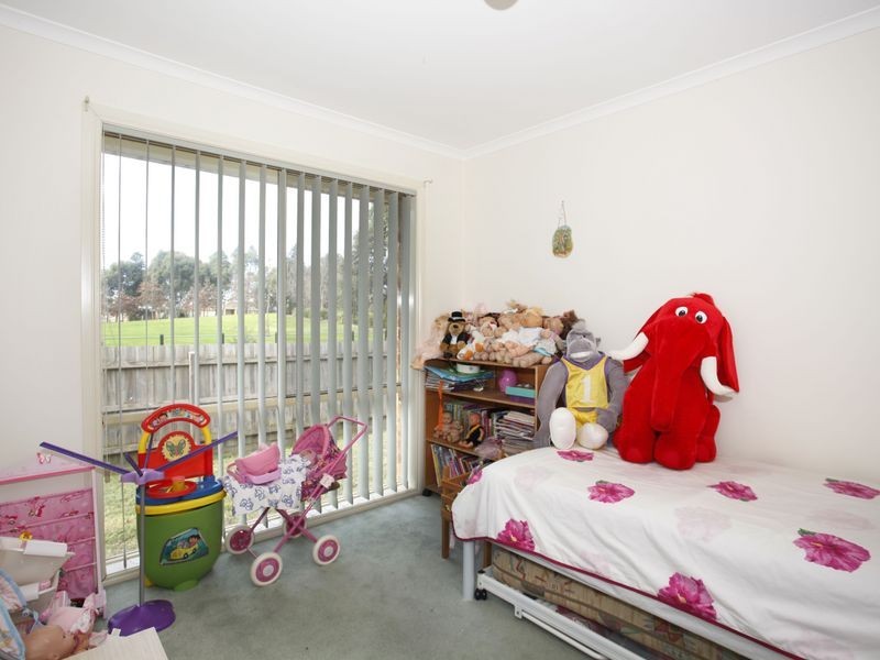 6 Parkwood Avenue, Narre Warren South VIC 3805