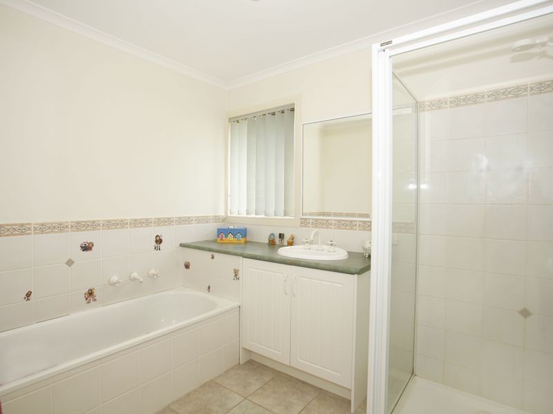 6 Parkwood Avenue, Narre Warren South VIC 3805