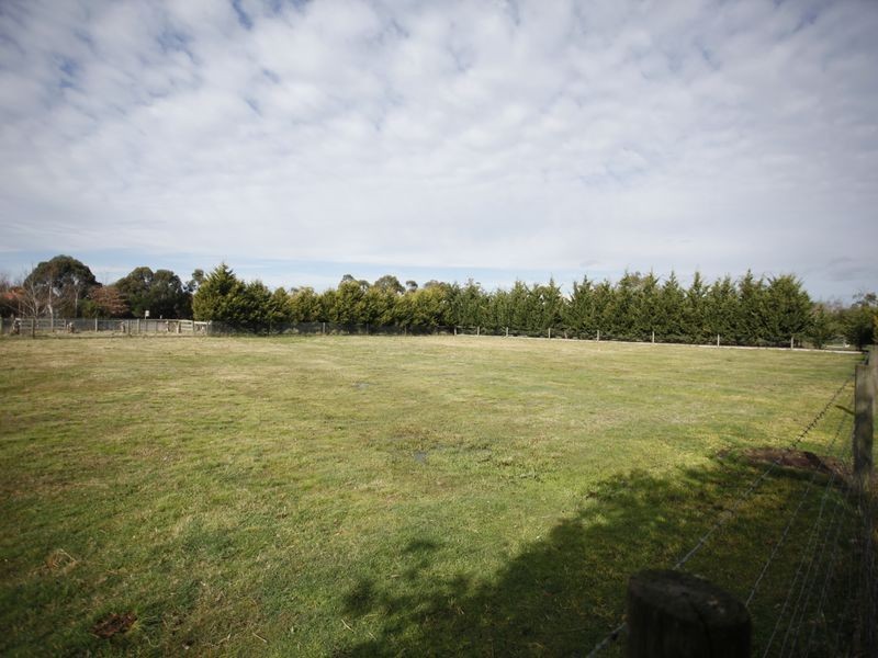 3 Thomas Street, Beaconsfield VIC 3807