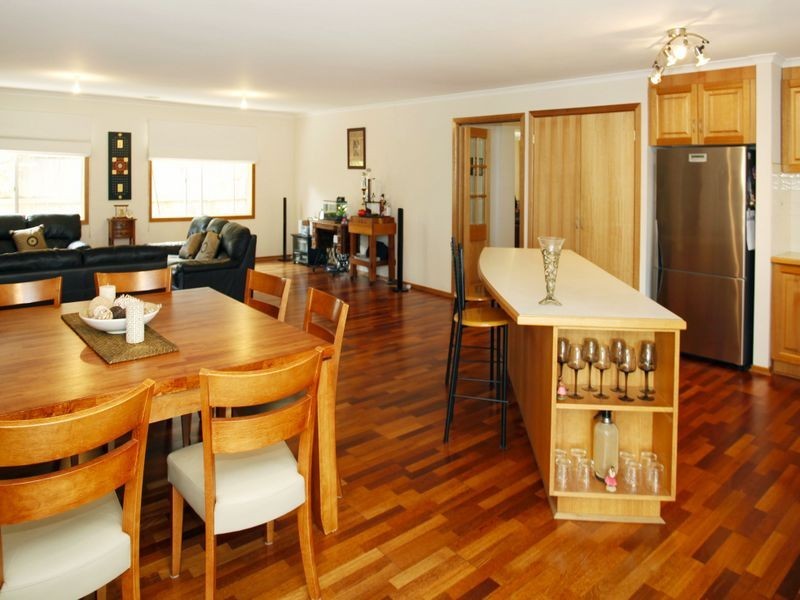 4 Kingsmill Terrace, Berwick VIC 3806