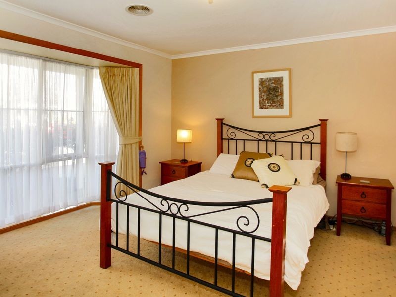 4 Kingsmill Terrace, Berwick VIC 3806