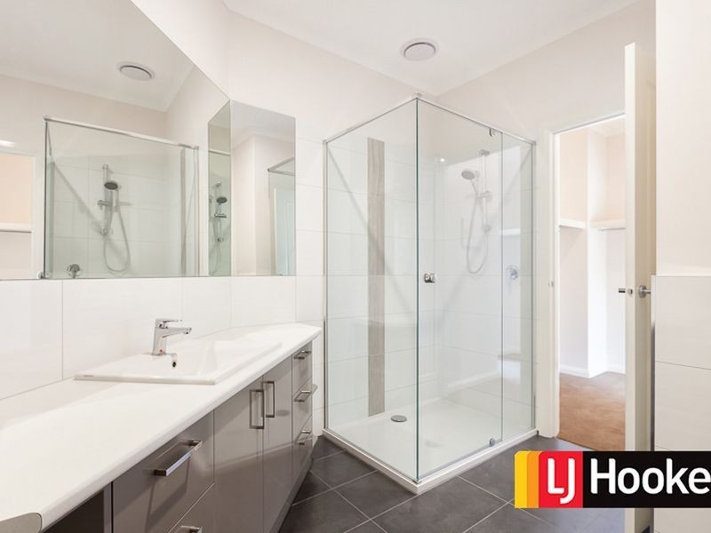 1/8 Allan Street, Berwick VIC 3806