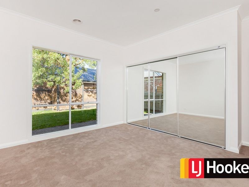1/8 Allan Street, Berwick VIC 3806