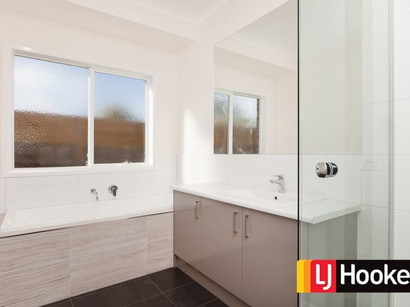 1/8 Allan Street, Berwick VIC 3806