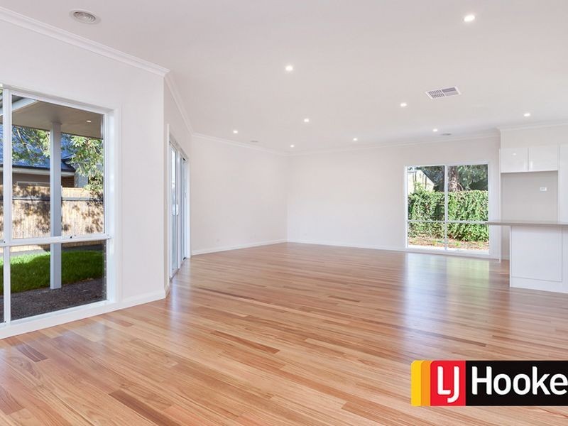 1/8 Allan Street, Berwick VIC 3806