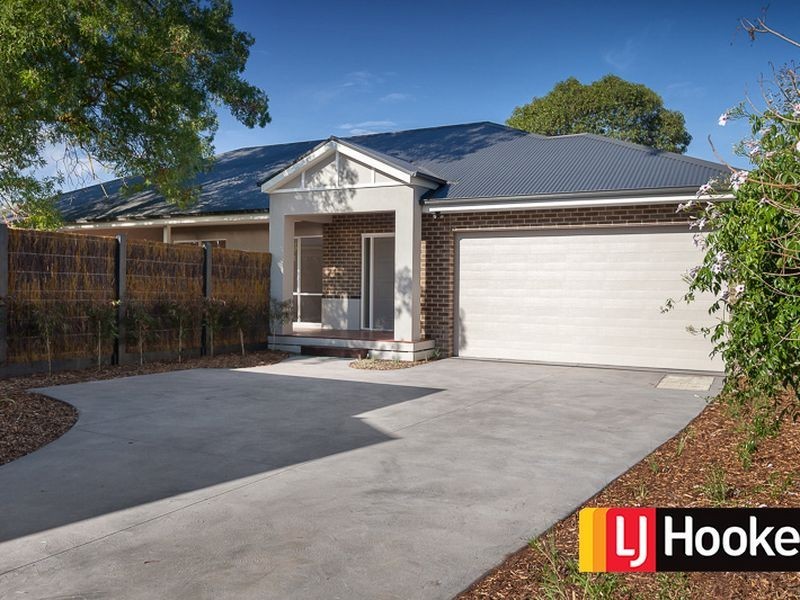 1/8 Allan Street, Berwick VIC 3806