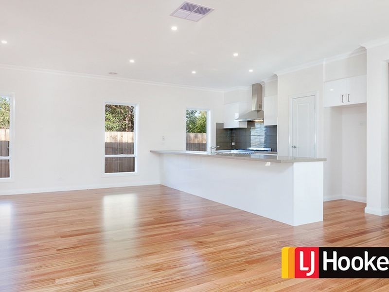 1/8 Allan Street, Berwick VIC 3806