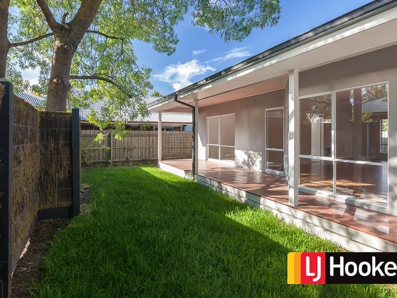 1/8 Allan Street, Berwick VIC 3806