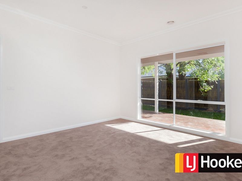 1/8 Allan Street, Berwick VIC 3806