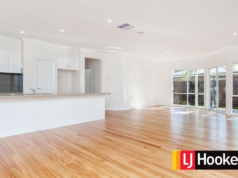 1/8 Allan Street, Berwick VIC 3806