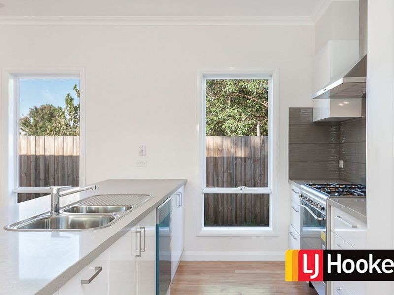 1/8 Allan Street, Berwick VIC 3806