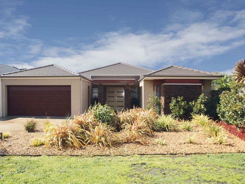 11 Skipperstone Glen, Narre Warren South VIC 3805