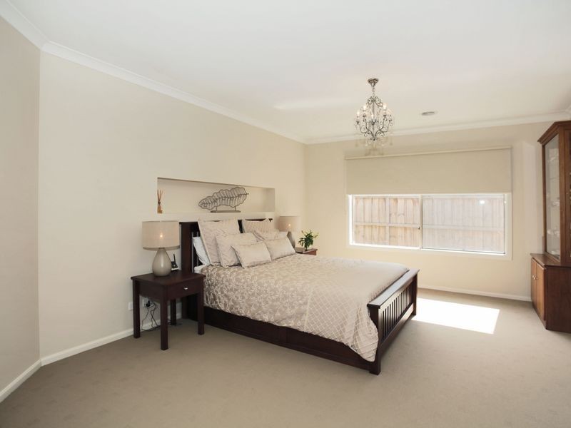 11 Skipperstone Glen, Narre Warren South VIC 3805