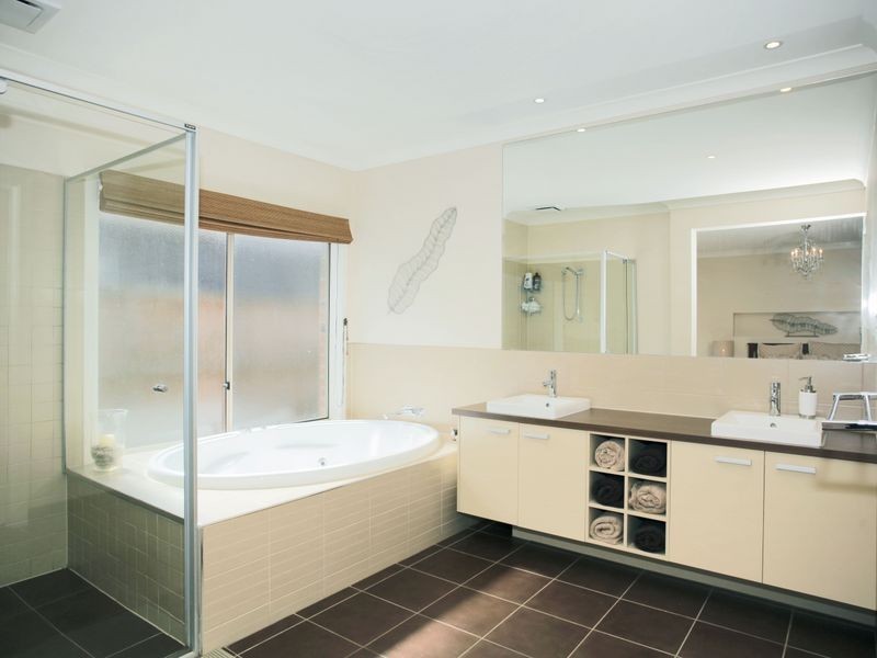 11 Skipperstone Glen, Narre Warren South VIC 3805