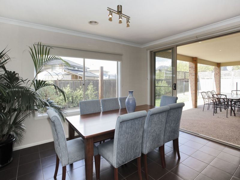 11 Skipperstone Glen, Narre Warren South VIC 3805