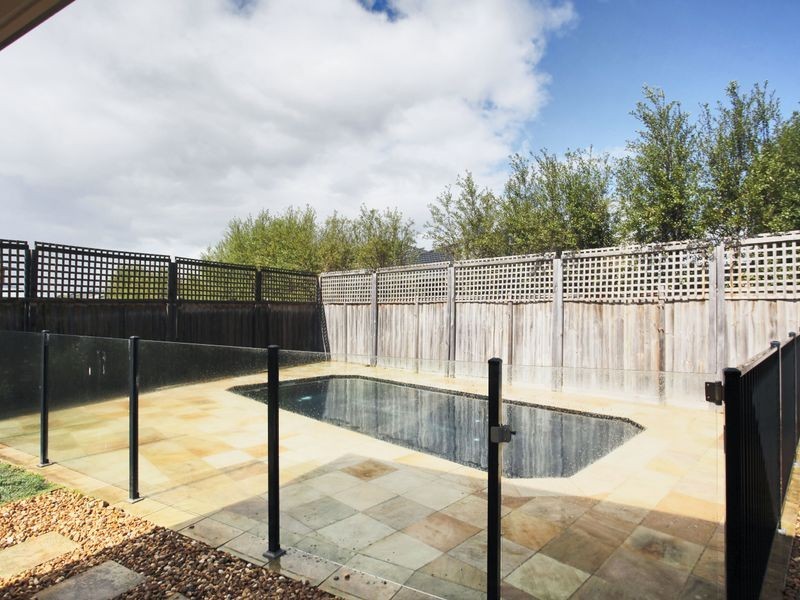 11 Skipperstone Glen, Narre Warren South VIC 3805