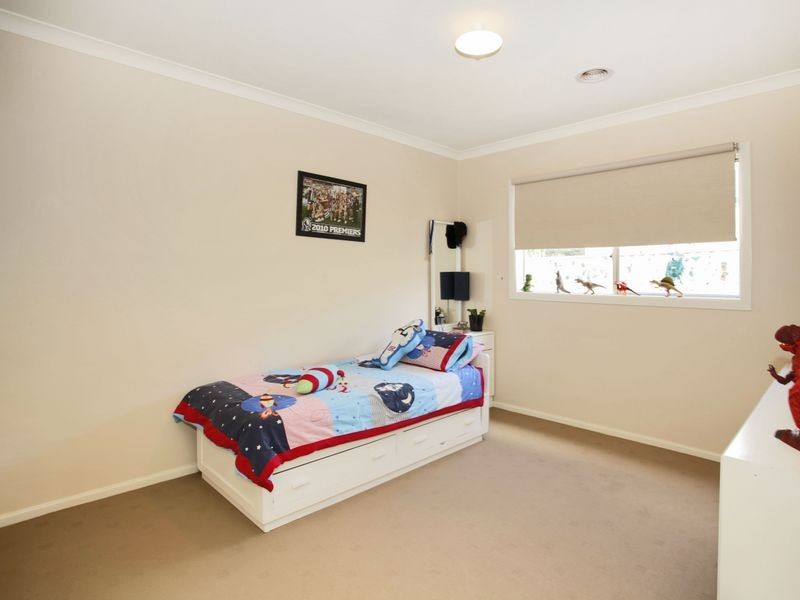 11 Skipperstone Glen, Narre Warren South VIC 3805