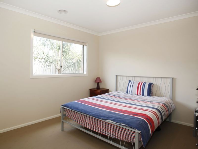 11 Skipperstone Glen, Narre Warren South VIC 3805