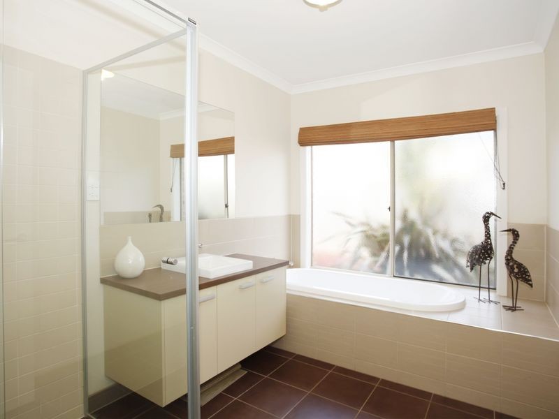 11 Skipperstone Glen, Narre Warren South VIC 3805