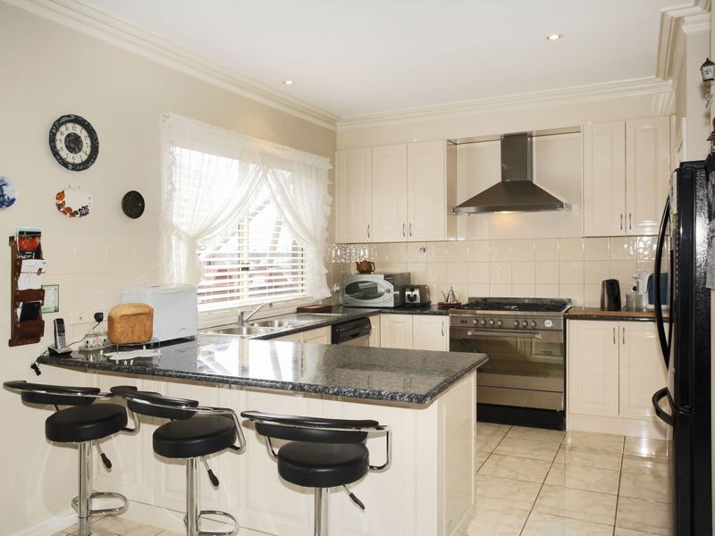 37 Harold Keys Drive, Narre Warren South VIC 3805