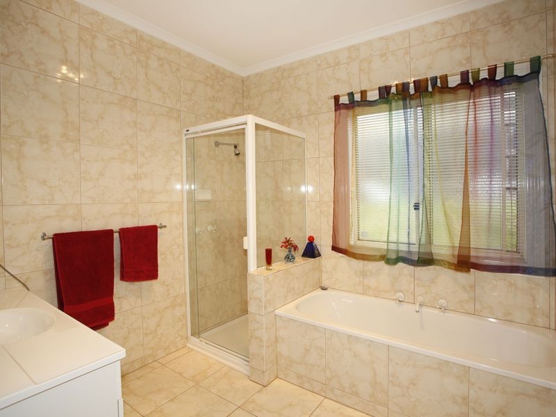 37 Harold Keys Drive, Narre Warren South VIC 3805