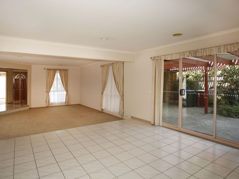 28 Chirnside Road, Berwick VIC 3806