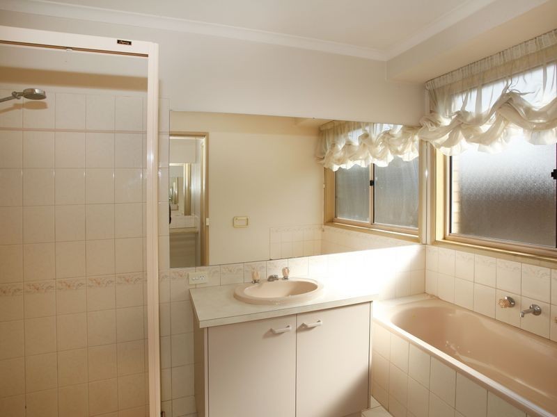 28 Chirnside Road, Berwick VIC 3806