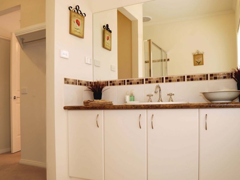 5 Sabina Road, Officer VIC 3809