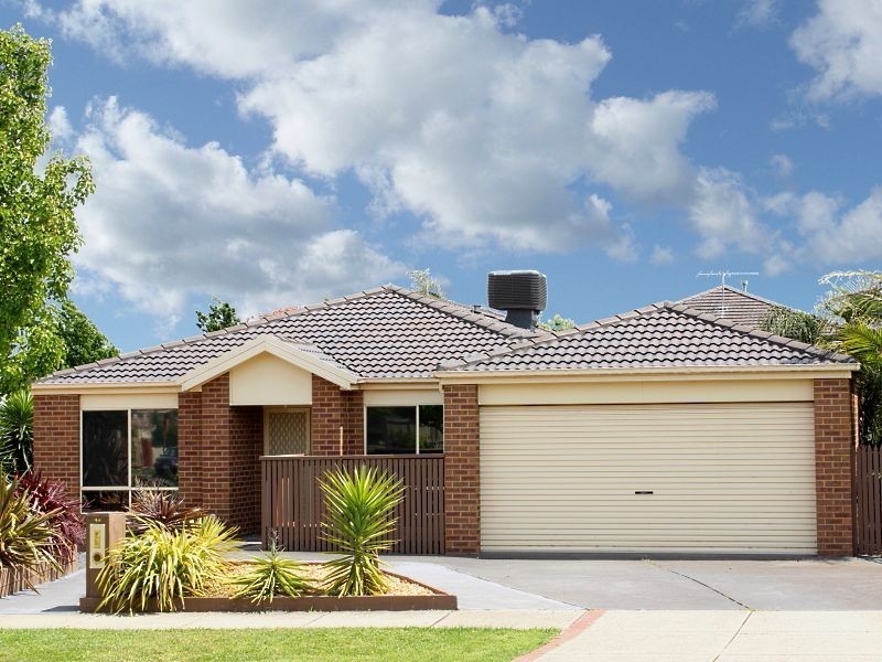 48 Mccubbin Way, Berwick VIC 3806
