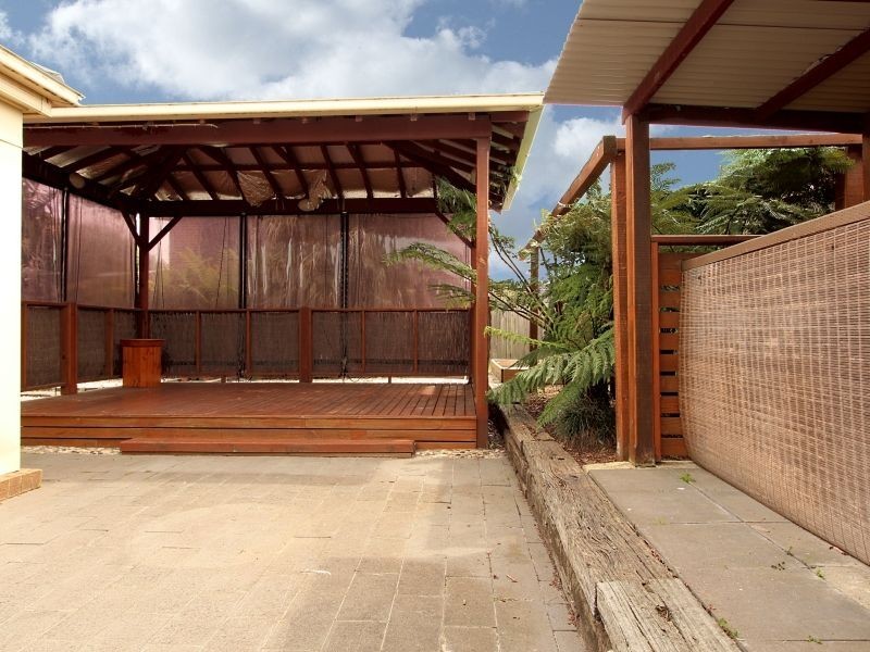 48 Mccubbin Way, Berwick VIC 3806